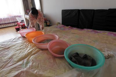 浚县楼上漏水，住户失联，小区没物管，业主维权难！律师来支招……
